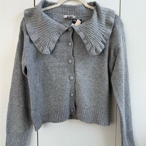 Gray Women's Sweater with Ribbed Collar